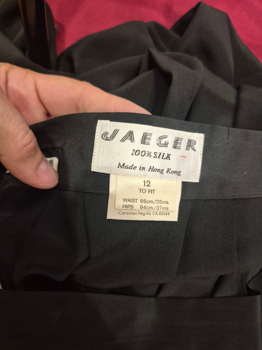 Jaeger 100% silk Pleated Skirt 1990s 28in waist Size 6