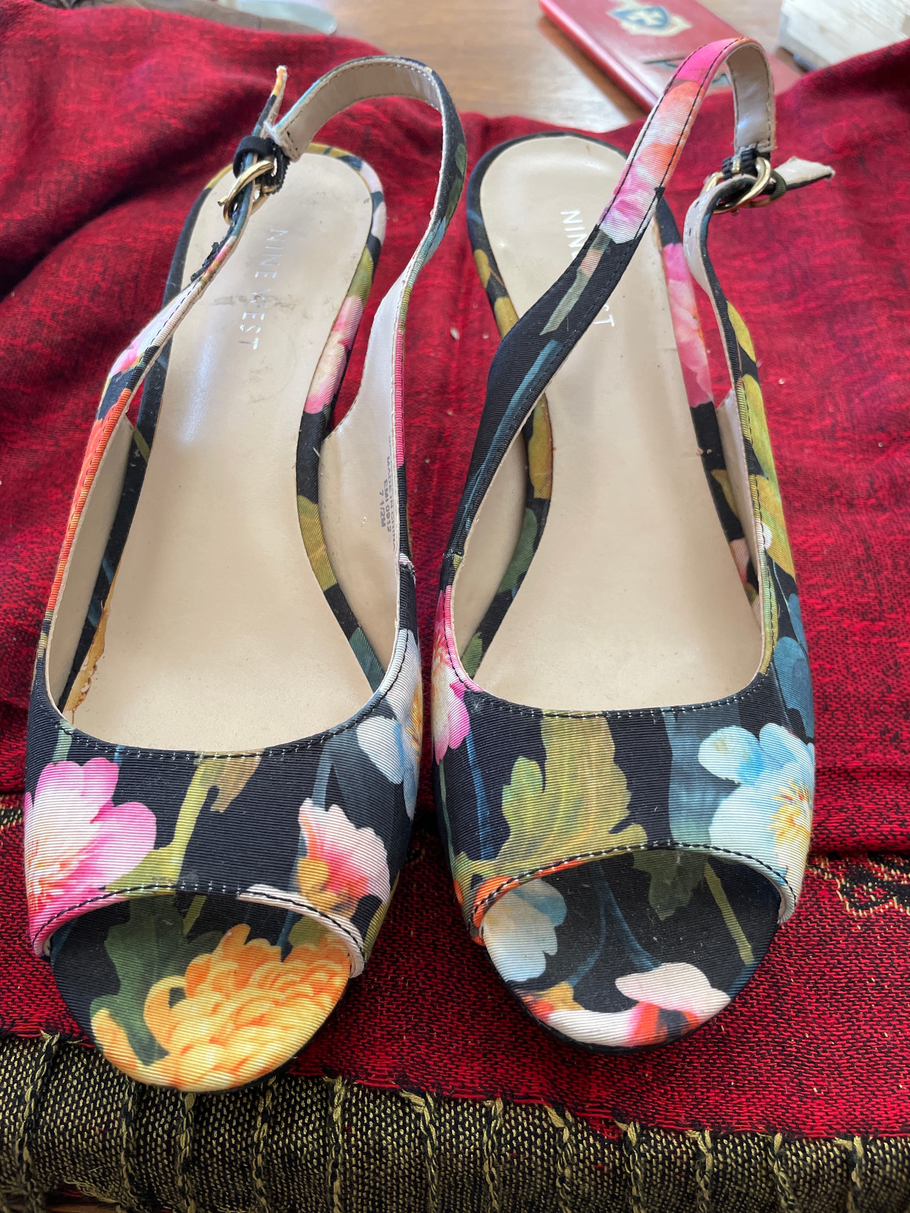 Nine West peep toe sling Sandal 3 Inch Heel size 7.5