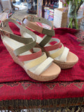 Nine West Multicolor Wedge Sandal 4 Inch Heel size 7.5