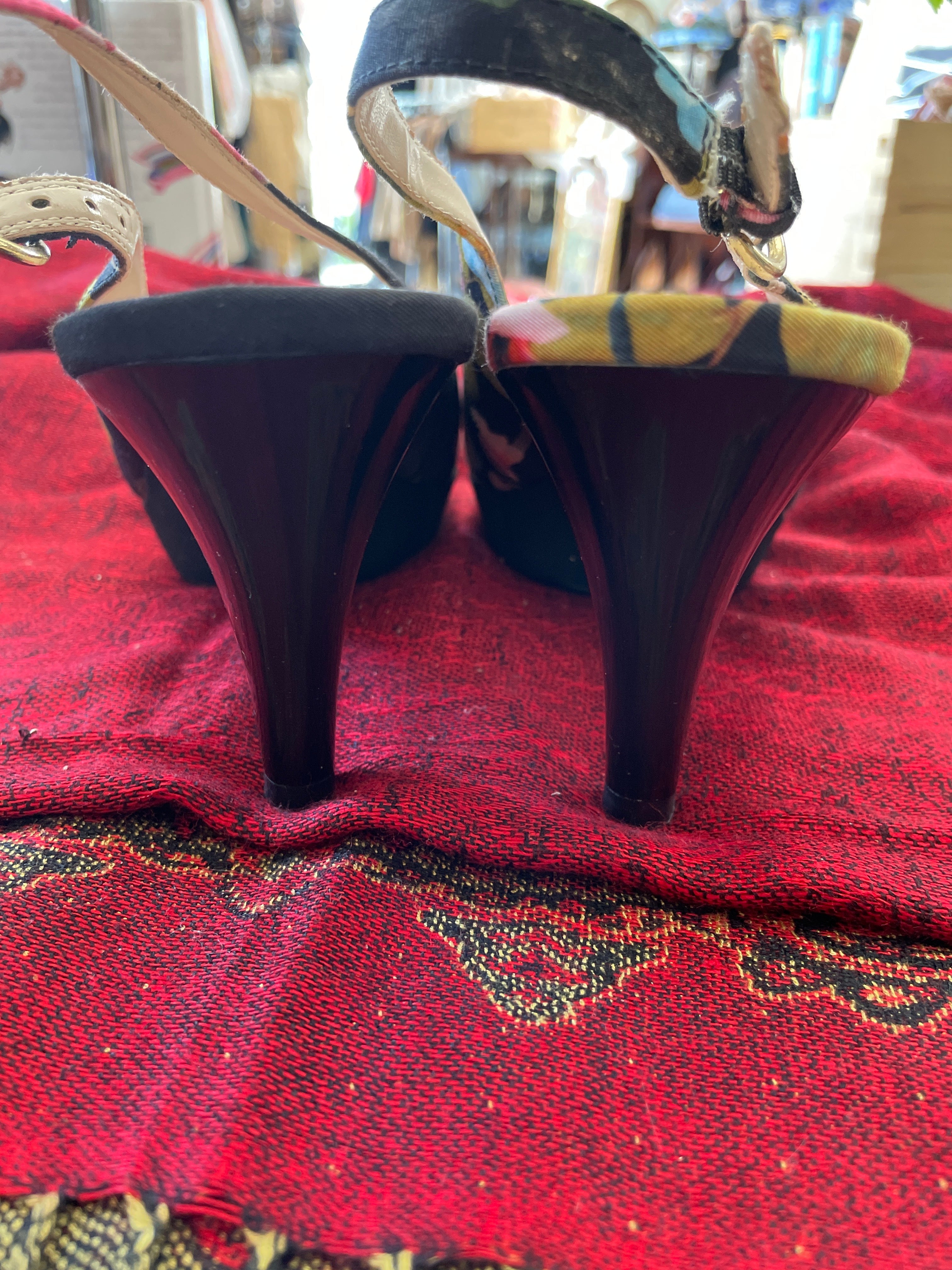 Nine West peep toe sling Sandal 3 Inch Heel size 7.5