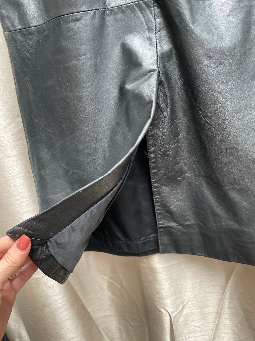 Vintage Genuine Leather Pencil Skirt - Size 8 Black mid calf