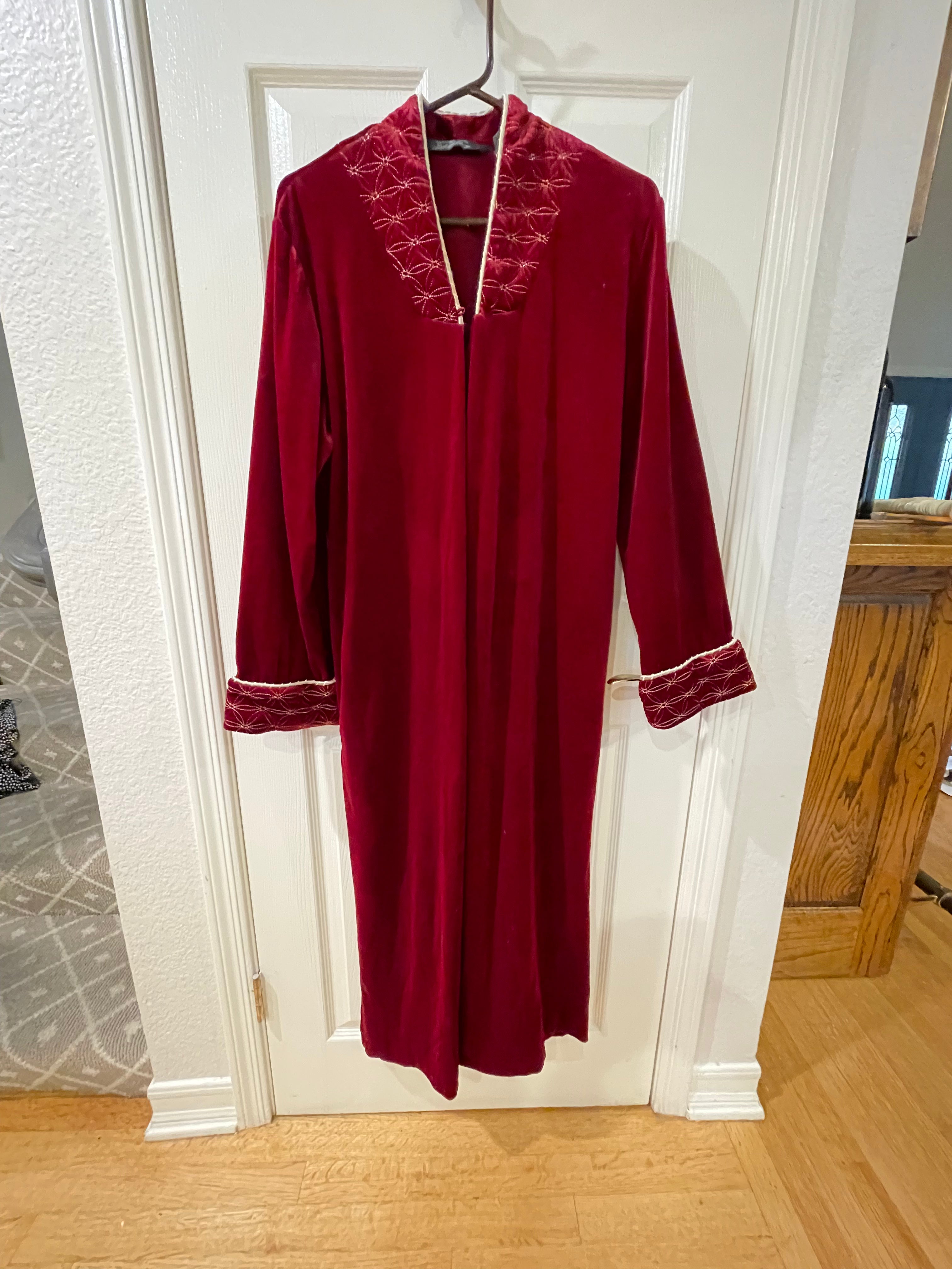 Vintage 1970s Ms. Elaine Polyester Sleep Robe - Red with Yellow Sitching