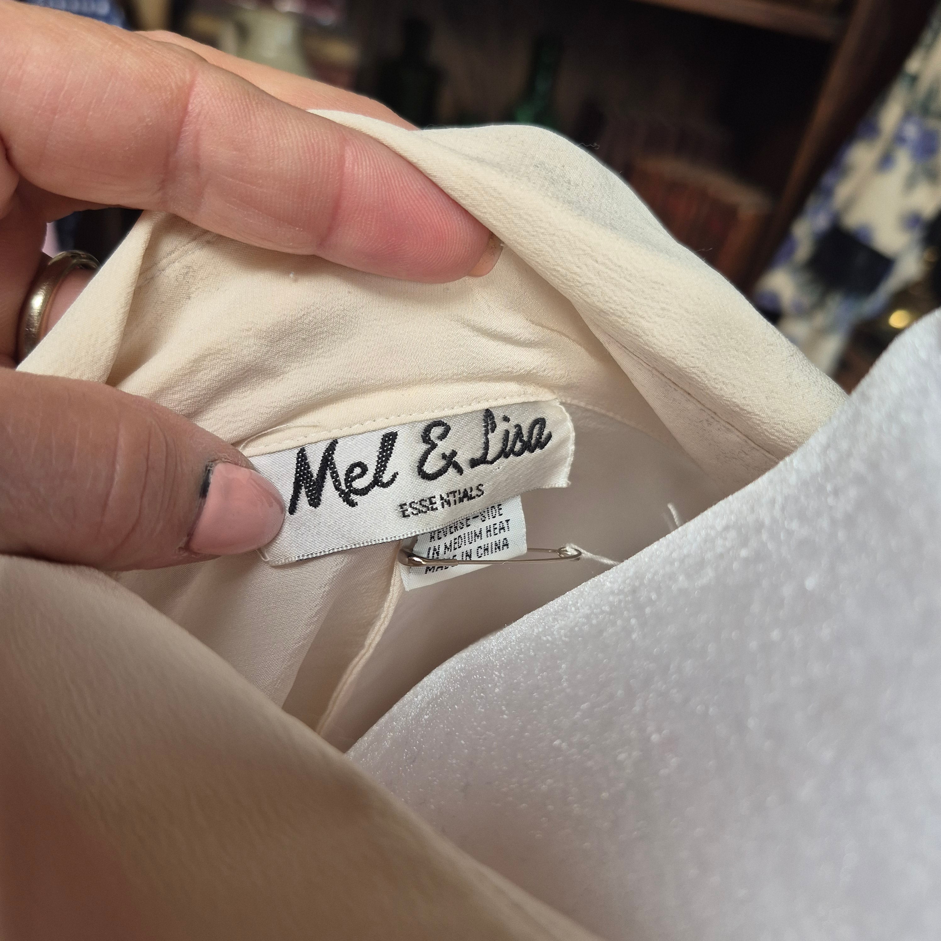 Mel & Lisa Vintage 100% Silk Blouse Long Sleeve Cream Size 6