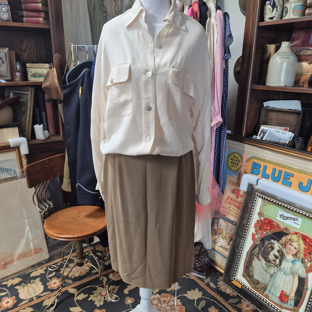 Mel & Lisa Vintage 100% Silk Blouse Long Sleeve Cream Size 6