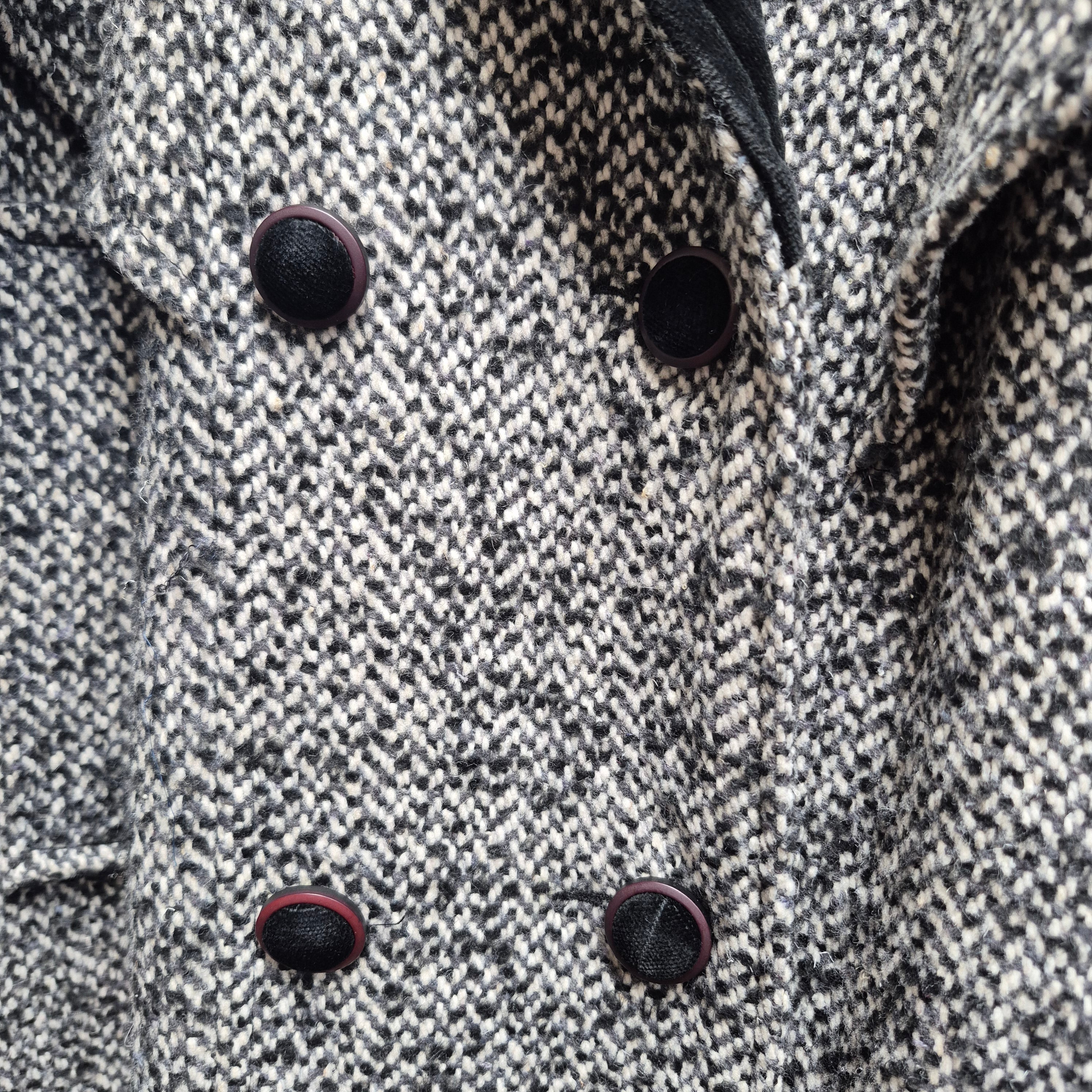 Vintage Cape Herringbone Coat with velvet Collar CANada