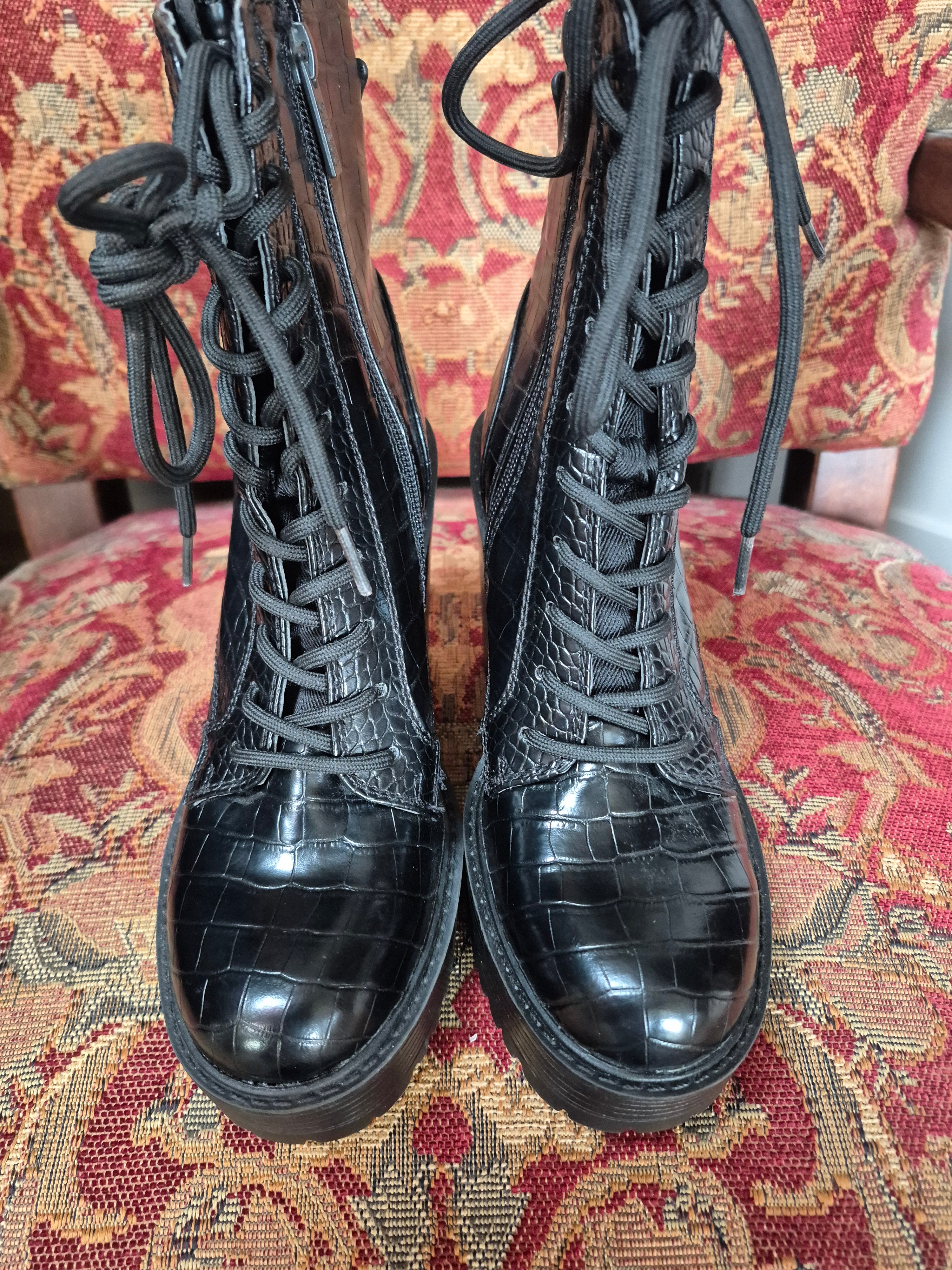 Guess Kaniela Black Combat Boots - Size 6.5 NEW no box